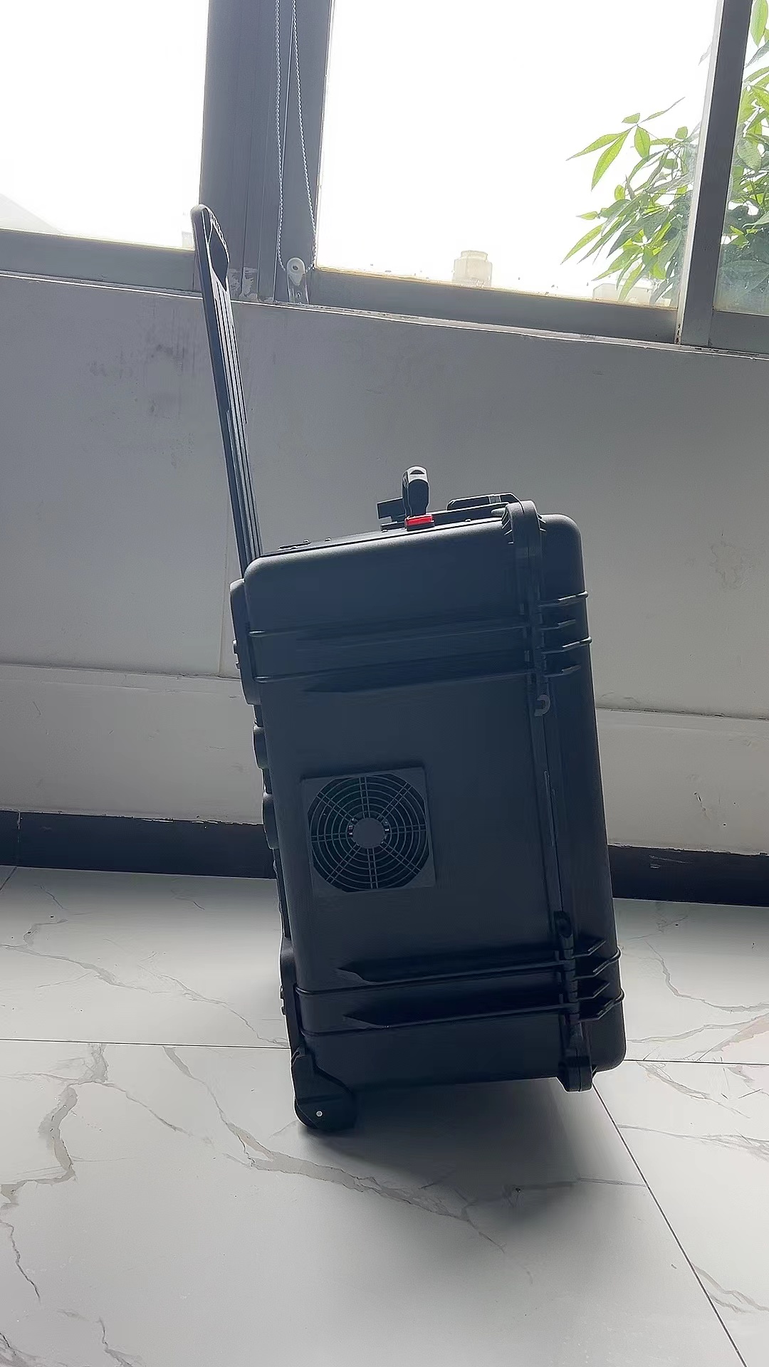 武功手拉箱型移动通信干扰器